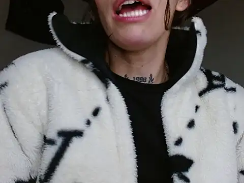 Scarlett_crastrawberry webcam