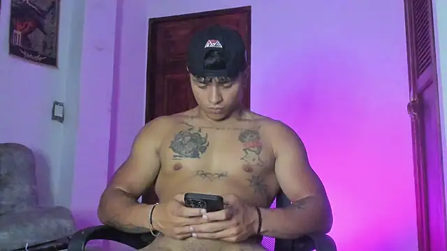 Dominic_Biker__ webcam