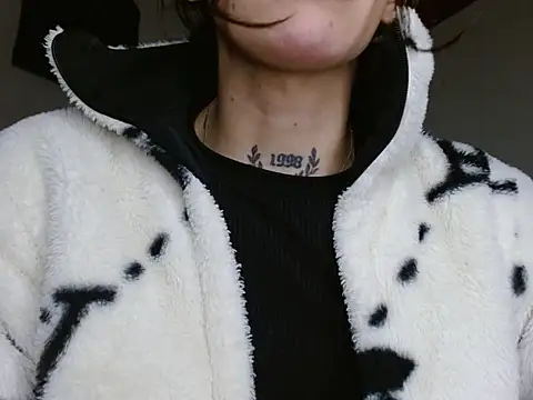 Scarlett_crastrawberry webcam