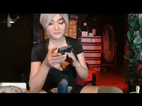 xBigSURPRISEkirax webcam