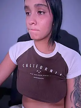 isabella-teen - Isabella-Teen's free webcam - UK Sex Cams