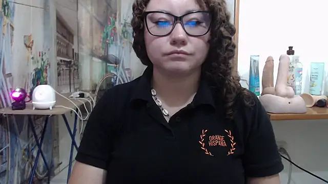 curly_greeneyed webcam