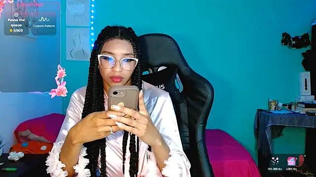 sensitive_brunette webcam