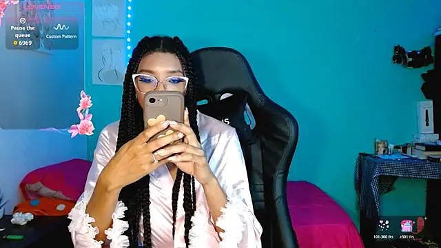 sensitive_brunette webcam