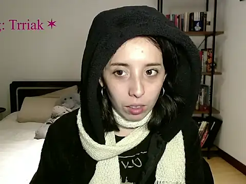 babyluna_8_8 - Babyluna_8_8's free webcam - UK Sex Cams