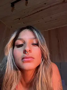 AliceStone19 - Live Cam