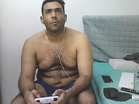 alphalatinobear - AlphaLatinoBear's free webcam - UK Sex Cams