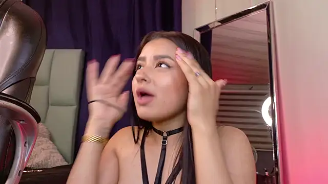 emilyy05_ - Emilyy05_'s free webcam - UK Sex Cams