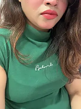 Webcam Model (riya_sharma11)  is live.Free join now!