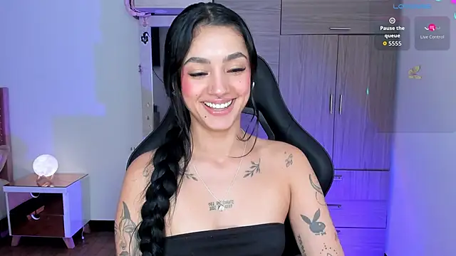 Lizzie_corner_v webcam