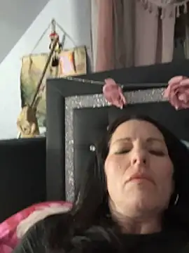 Oliviaaadreamz live sex cam