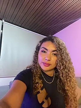 TianaRios_Pink webcam