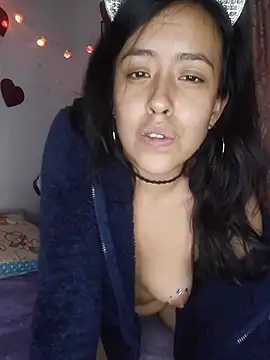 Webcam Model (Queen_Ashly)  is live.Free join now!