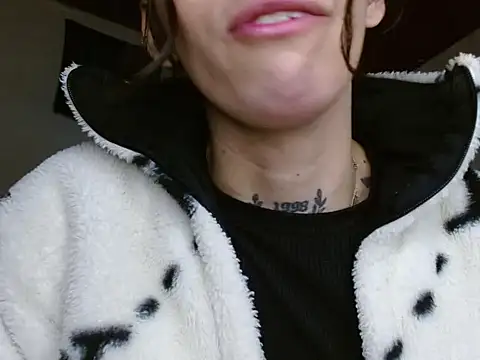 Scarlett_crastrawberry webcam