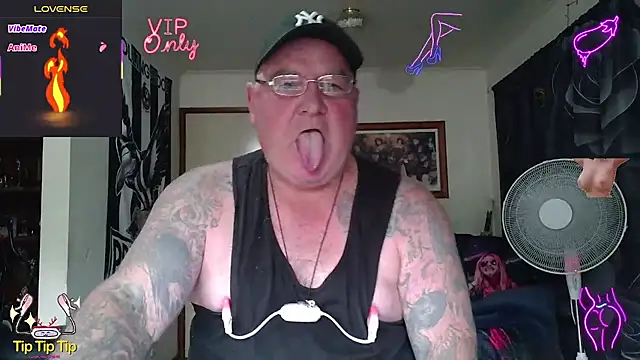 KINKYBLUEYES69 webcam