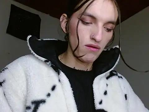 scarlett_crastrawberry - Scarlett_crastrawberry's free webcam - UK Sex Cams