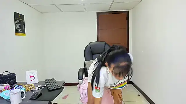 Aisha_hotts777 webcam