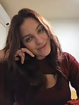 Webcam Model (MiaRides19)  is live.Free join now!