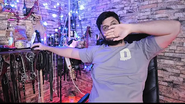 Liltildeman_moon webcam