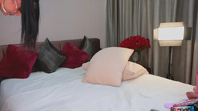 MillaBelle live sex cam