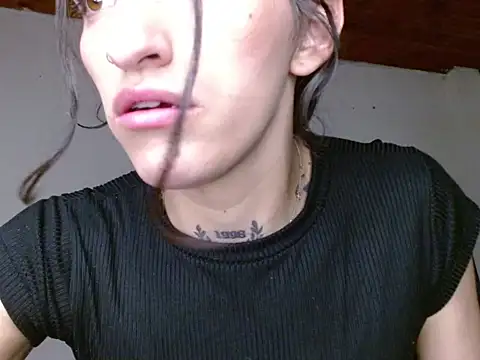 Scarlett_crastrawberry webcam