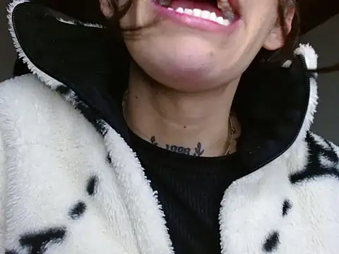 Scarlett_crastrawberry webcam