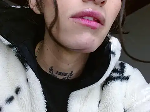 Scarlett_crastrawberry webcam