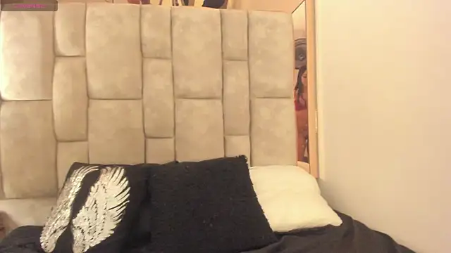 Oliviaa_Evans webcam