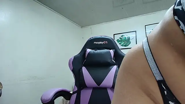 janne_ - Janne_'s free webcam - UK Sex Cams