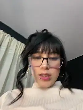 luna_sunflower__ webcam