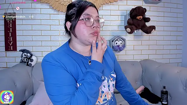 NicoleeDemara webcam