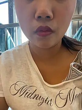 美女Amiehuahua在线直播