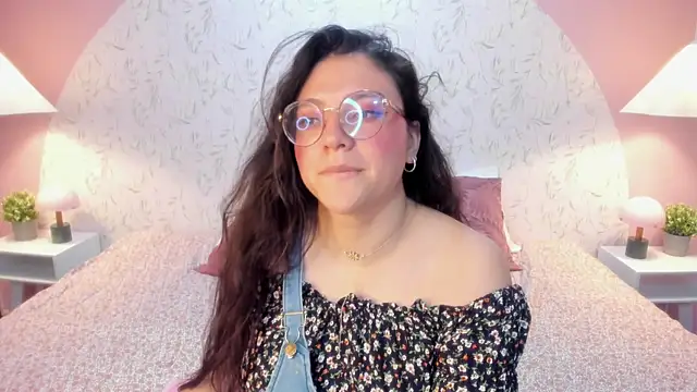 Angelie_Rosebrm webcam