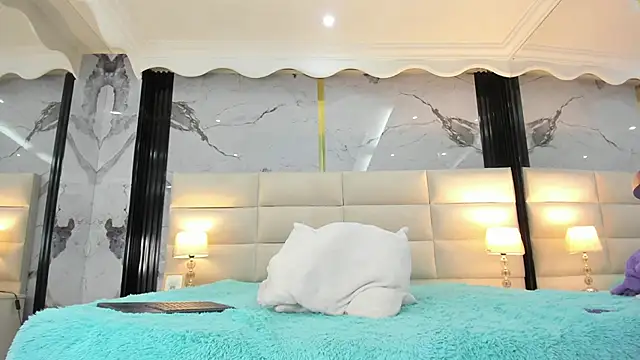 VictoriaKyros webcam