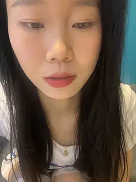 美女ZHJKS9988在线直播