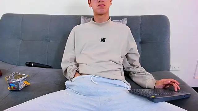 cum_hunters - Cum_hunters's free webcam - UK Sex Cams