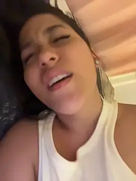 Webcam Model (Nhefertary) is live