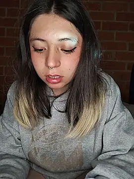 Petite_CherryX webcam