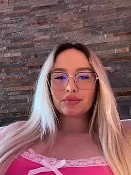 mollyxxx Stripchat cam model