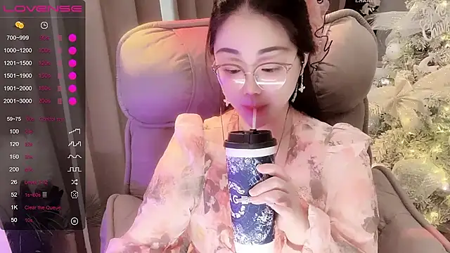 Monica-666888- webcam