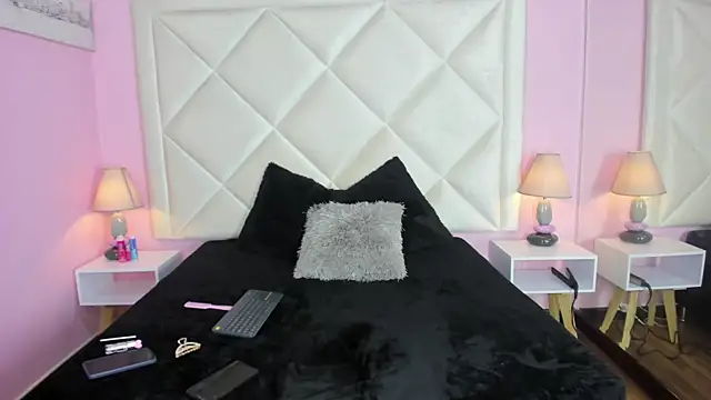 carooline_lovely webcam