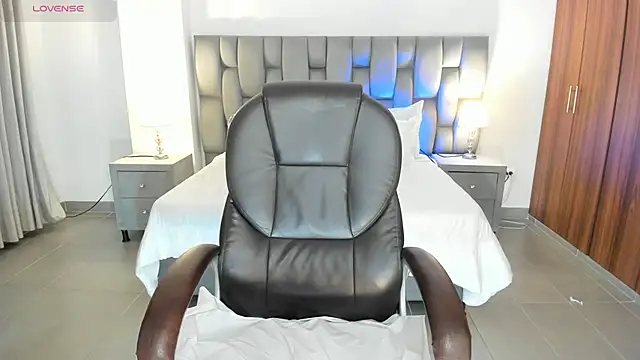 Natasha_Kiim_ webcam