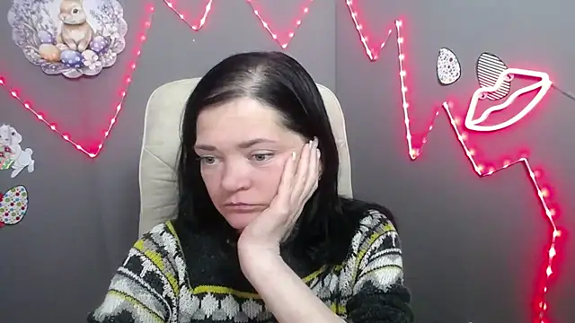 LauraFinn live sex cam