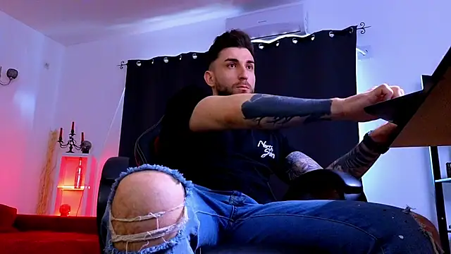 MightyAaron66 webcam