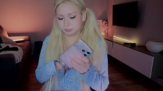 rileymee - RileyMee's free webcam - UK Sex Cams