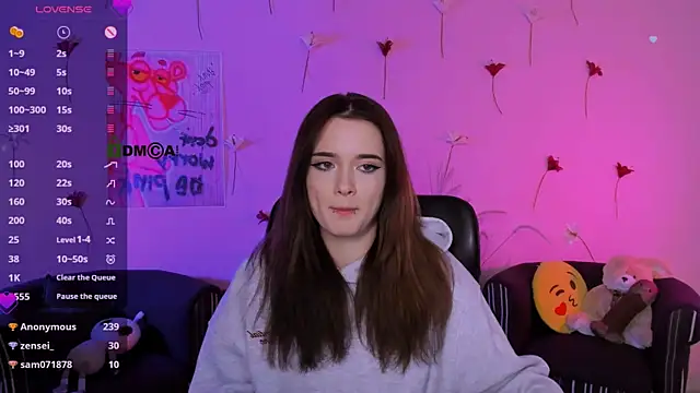 liana_kisses (F teen) - show tits