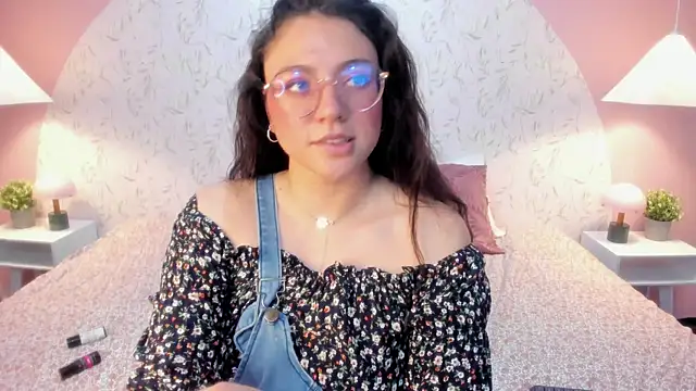 Angelie_Rosebrm webcam