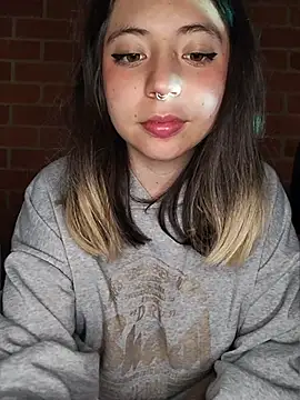 Petite_CherryX webcam