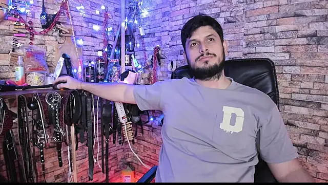 Liltildeman_moon webcam