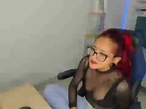 Sara_Red_X webcam